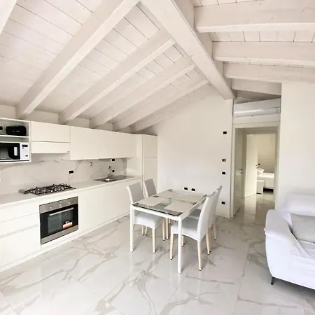 Superior Apt Lake Como Apartamento Colico